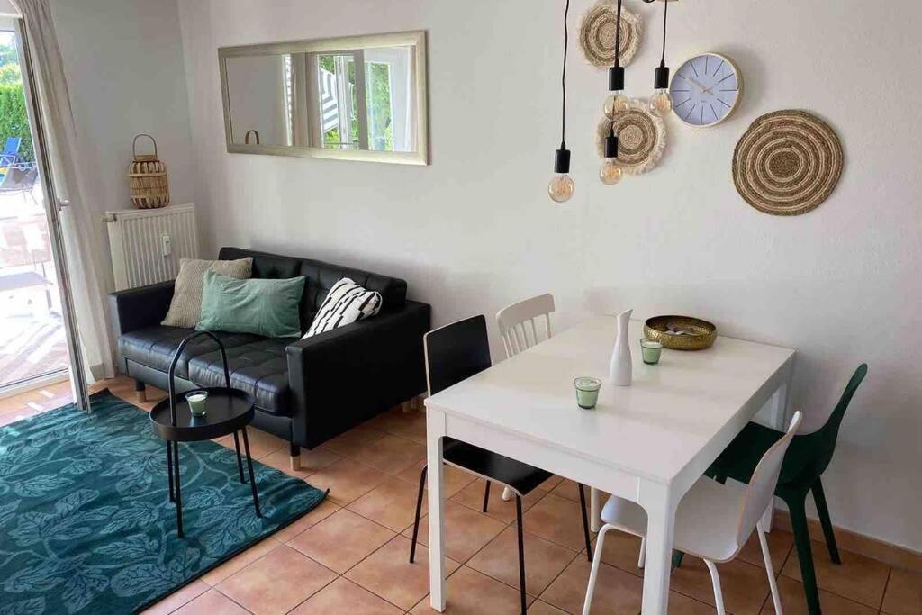 Die Seeblume - Ferienwohnung Mit Pool Und Seeblick Bodman-Ludwigshafen Exteriör bild